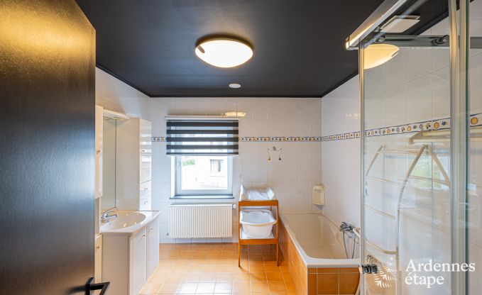 Ger�umige Ferienvilla in Daverdisse f�r 14 Personen mit 5 Schlaf- und Badezimmern, Wellnesseinrichtungen und Privatgarten