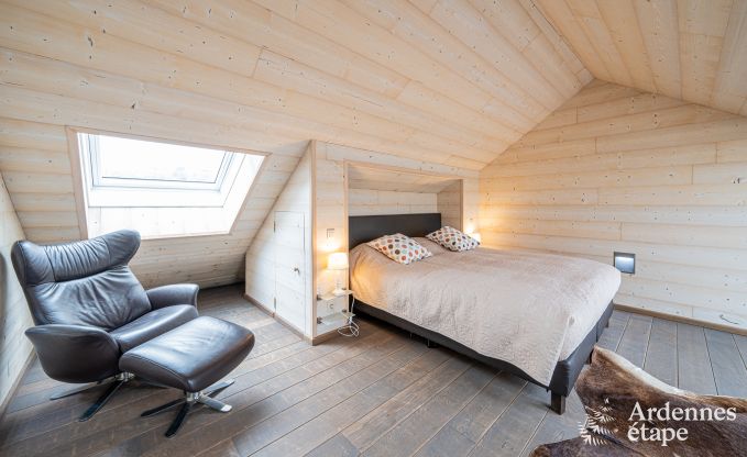 Gerumige Ferienvilla in Daverdisse fr 14 Personen mit 5 Schlaf- und Badezimmern, Wellnesseinrichtungen und Privatgarten