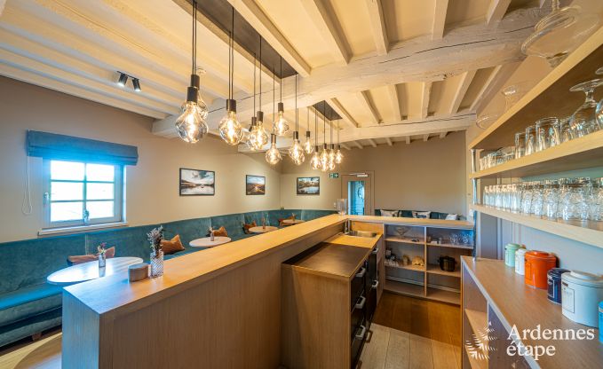 Ger�umiges Ferienhaus f�r 20 Personen mit 10 Schlafzimmern, Sauna, Jacuzzi und Spielzimmer in der N�he von Dinant