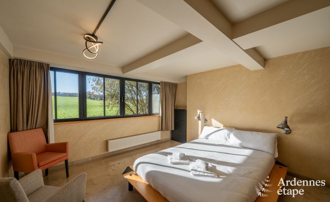 Ger�umiges Ferienhaus f�r 20 Personen mit 10 Schlafzimmern, Sauna, Jacuzzi und Spielzimmer in der N�he von Dinant