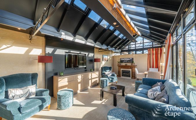 Ger�umiges Ferienhaus f�r 20 Personen mit 10 Schlafzimmern, Sauna, Jacuzzi und Spielzimmer in der N�he von Dinant