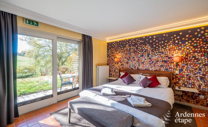 Ger�umiges Ferienhaus f�r 20 Personen mit 10 Schlafzimmern, Sauna, Jacuzzi und Spielzimmer in der N�he von Dinant