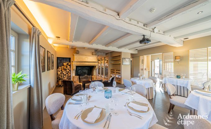 Ger�umiges Ferienhaus f�r 20 Personen mit 10 Schlafzimmern, Sauna, Jacuzzi und Spielzimmer in der N�he von Dinant