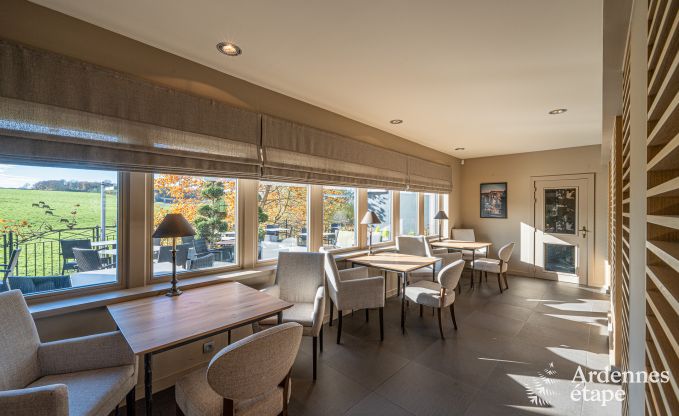Ger�umiges Ferienhaus f�r 20 Personen mit 10 Schlafzimmern, Sauna, Jacuzzi und Spielzimmer in der N�he von Dinant