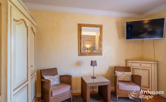 Ger�umiges Ferienhaus f�r 20 Personen mit 10 Schlafzimmern, Sauna, Jacuzzi und Spielzimmer in der N�he von Dinant