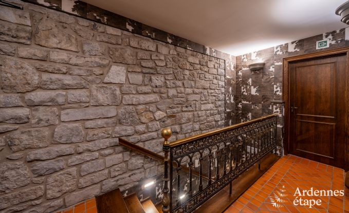 Ger�umiges Ferienhaus f�r 20 Personen mit 10 Schlafzimmern, Sauna, Jacuzzi und Spielzimmer in der N�he von Dinant