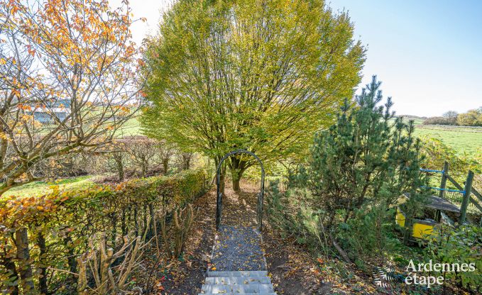 Ger�umiges Ferienhaus f�r 20 Personen mit 10 Schlafzimmern, Sauna, Jacuzzi und Spielzimmer in der N�he von Dinant