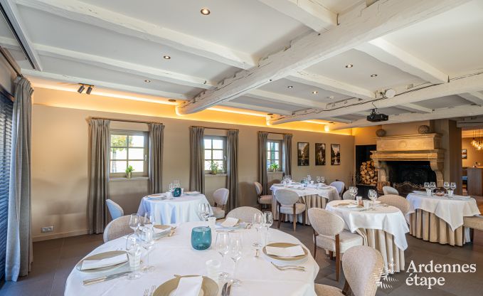 Ger�umiges Ferienhaus f�r 20 Personen mit 10 Schlafzimmern, Sauna, Jacuzzi und Spielzimmer in der N�he von Dinant