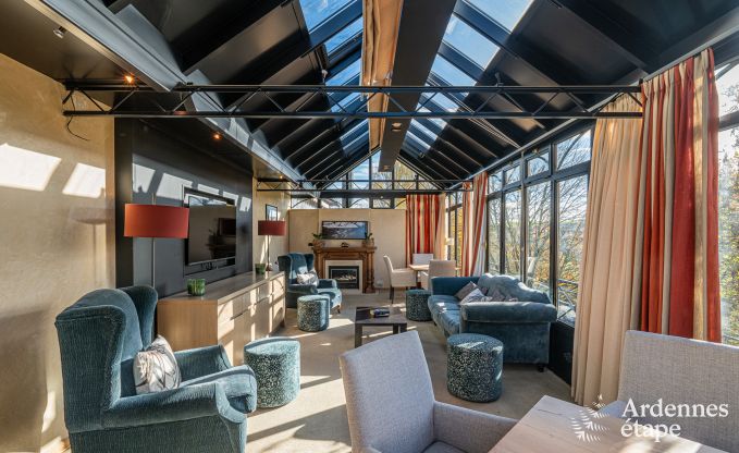 Ger�umiges Ferienhaus f�r 20 Personen mit 10 Schlafzimmern, Sauna, Jacuzzi und Spielzimmer in der N�he von Dinant