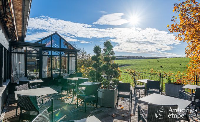 Ger�umiges Ferienhaus f�r 20 Personen mit 10 Schlafzimmern, Sauna, Jacuzzi und Spielzimmer in der N�he von Dinant