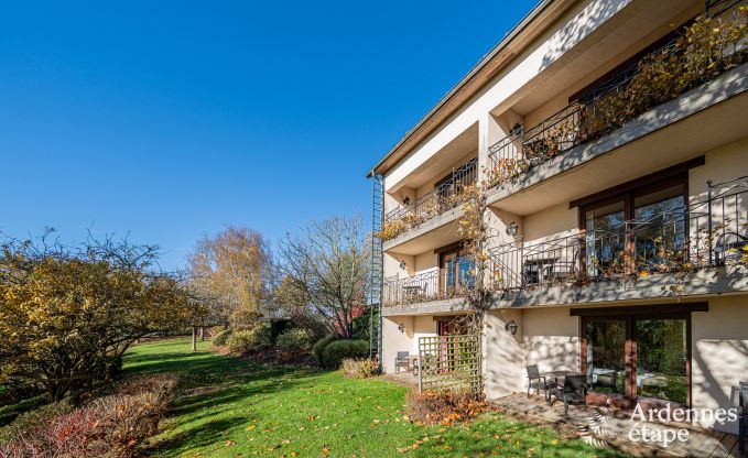 Ger�umiges Ferienhaus f�r 20 Personen mit 10 Schlafzimmern, Sauna, Jacuzzi und Spielzimmer in der N�he von Dinant