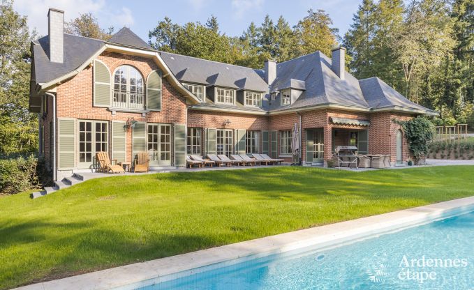 Gerumiges Ferienhaus mit Pool in Dinant, Ardennen