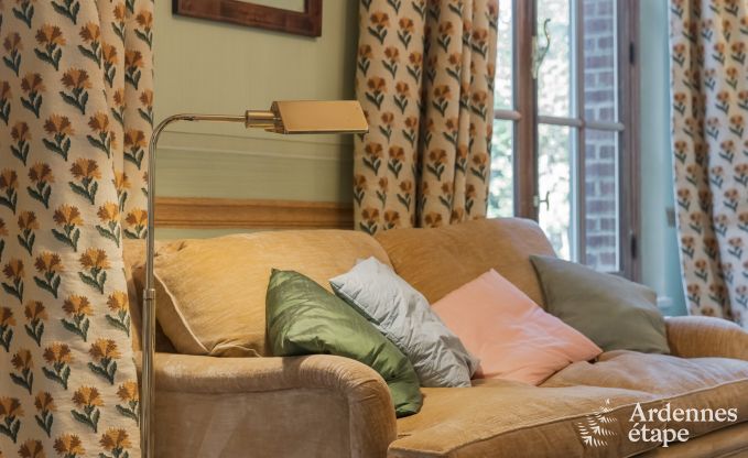 Gerumiges Ferienhaus mit Pool in Dinant, Ardennen