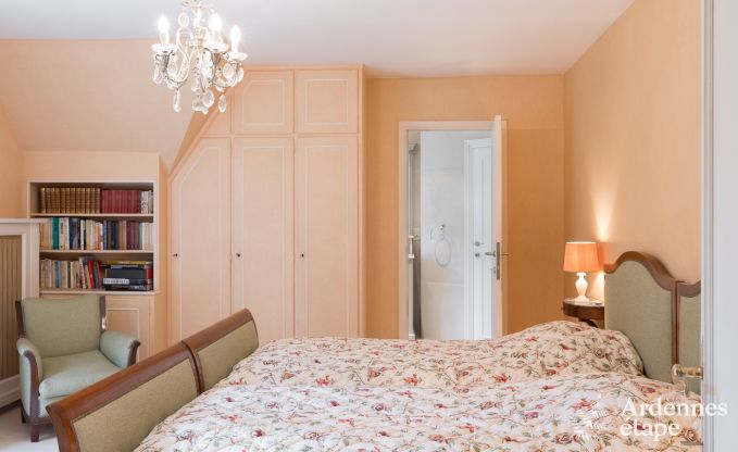 Gerumiges Ferienhaus mit Pool in Dinant, Ardennen