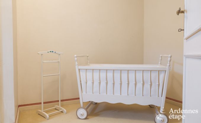 Gerumiges Ferienhaus mit Pool in Dinant, Ardennen