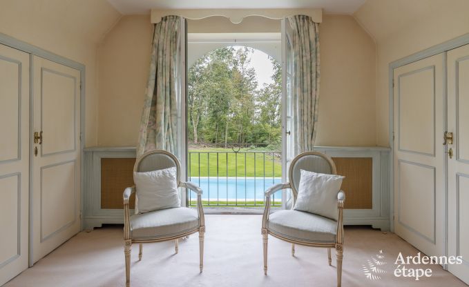 Gerumiges Ferienhaus mit Pool in Dinant, Ardennen