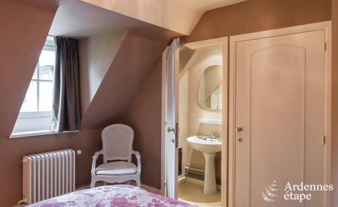 Gerumiges Ferienhaus mit Pool in Dinant, Ardennen