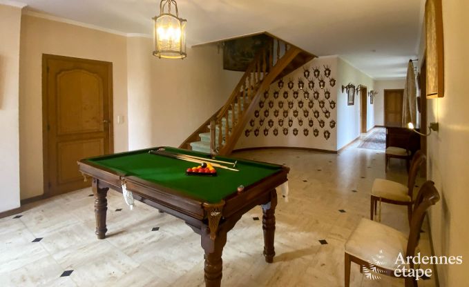 Gerumiges Ferienhaus mit Pool in Dinant, Ardennen