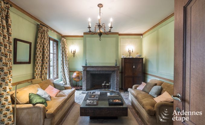 Gerumiges Ferienhaus mit Pool in Dinant, Ardennen