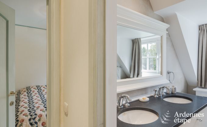 Ger�umiges Ferienhaus mit Pool in Dinant, Ardennen