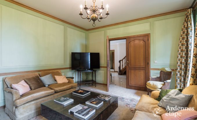 Ger�umiges Ferienhaus mit Pool in Dinant, Ardennen