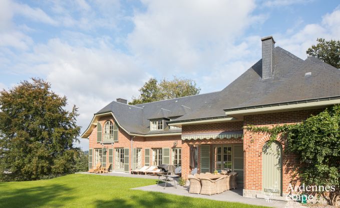 Ger�umiges Ferienhaus mit Pool in Dinant, Ardennen