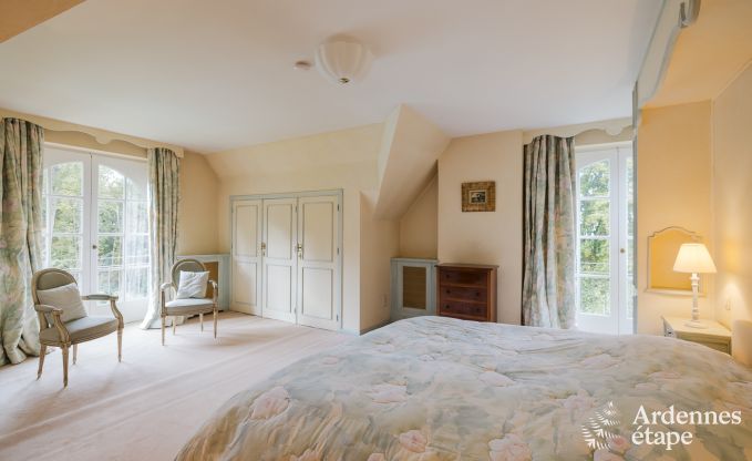 Gerumiges Ferienhaus mit Pool in Dinant, Ardennen