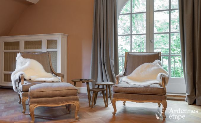 Gerumiges Ferienhaus mit Pool in Dinant, Ardennen