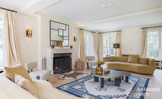 Gerumiges Ferienhaus mit Pool in Dinant, Ardennen