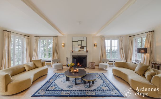 Gerumiges Ferienhaus mit Pool in Dinant, Ardennen