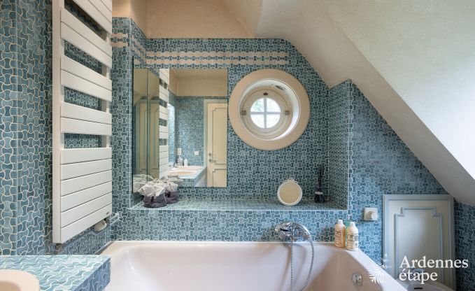 Gerumiges Ferienhaus mit Pool in Dinant, Ardennen