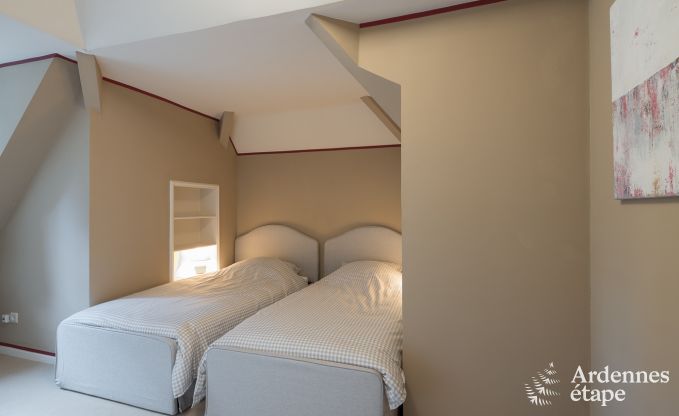 Gerumiges Ferienhaus mit Pool in Dinant, Ardennen