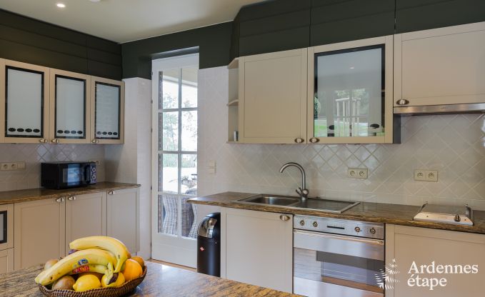 Gerumiges Ferienhaus mit Pool in Dinant, Ardennen