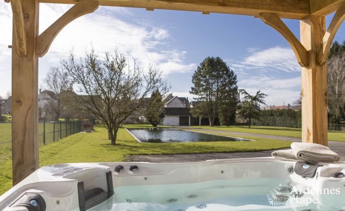 Ferienvilla der Luxusklasse mit Teich und 4,5-Sterne-Komfort in Doische