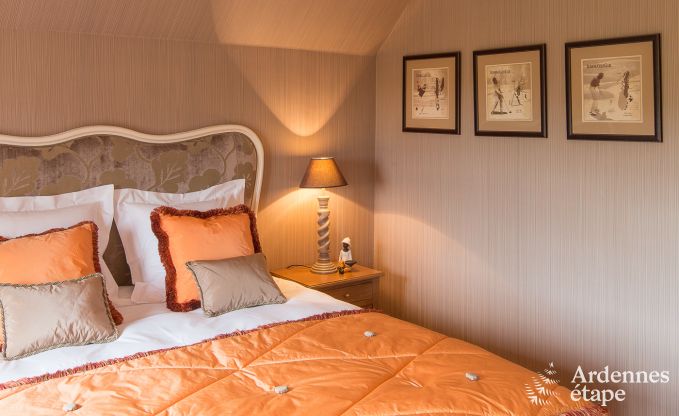 Luxusvilla f�r 8 Personen in Doische: Infrarotkabine, Jacuzzi, Kassettenkamin, Teich und privater Garten