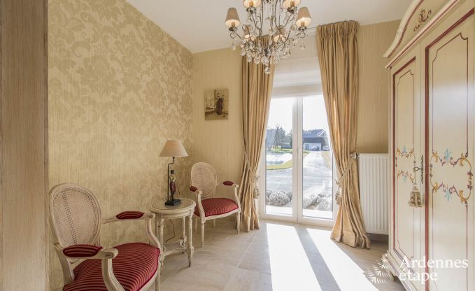 Luxusvilla f�r 8 Personen in Doische: Infrarotkabine, Jacuzzi, Kassettenkamin, Teich und privater Garten