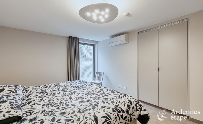 Ferienhaus in Doische: komfortabler Aufenthalt f�r 19 Personen mit Spielzimmer, privatem Garten und in der N�he von Dinant