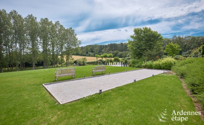 Ferienhaus in Doische: komfortabler Aufenthalt f�r 19 Personen mit Spielzimmer, privatem Garten und in der N�he von Dinant