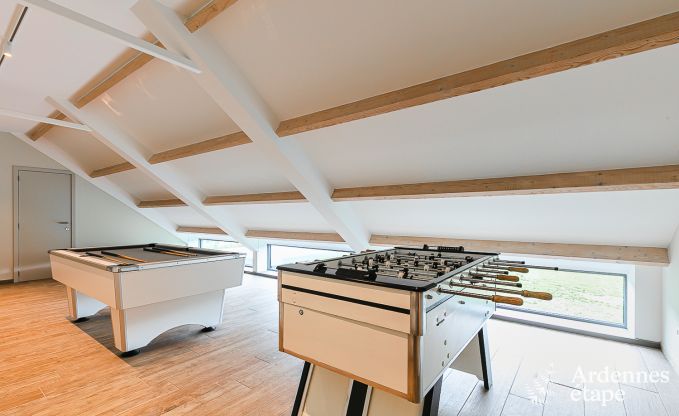 Ferienhaus in Doische: komfortabler Aufenthalt f�r 19 Personen mit Spielzimmer, privatem Garten und in der N�he von Dinant