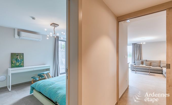 Ferienhaus in Doische: komfortabler Aufenthalt f�r 19 Personen mit Spielzimmer, privatem Garten und in der N�he von Dinant