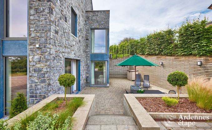 Ferienhaus in Doische: komfortabler Aufenthalt f�r 19 Personen mit Spielzimmer, privatem Garten und in der N�he von Dinant