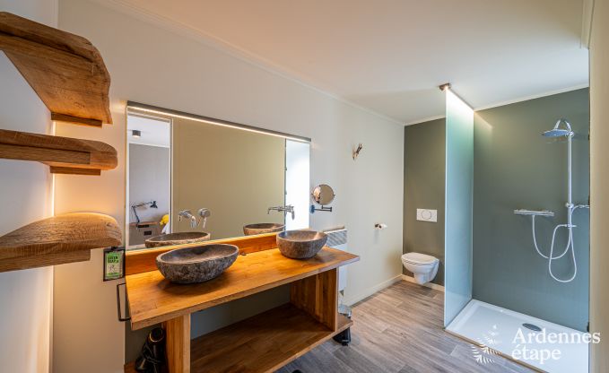 Gerumiges Cottage in Durbuy (Heyd) fr 14 Personen mit 5 Schlafzimmern, 5 Badezimmern, Sauna und Garten
