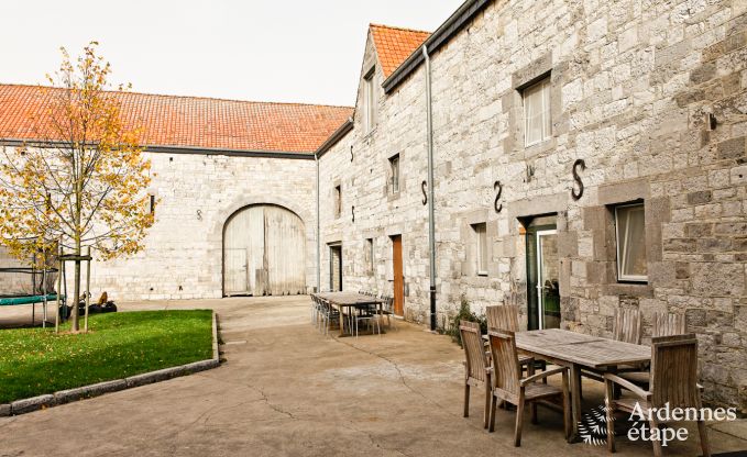 Ferienhaus in Durbuy: 32 Personen, 12 Schlafzimmer, privater Garten, Herz der belgischen Ardennen