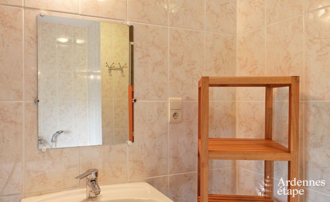 Ferienhaus in Durbuy: 32 Personen, 12 Schlafzimmer, privater Garten, Herz der belgischen Ardennen