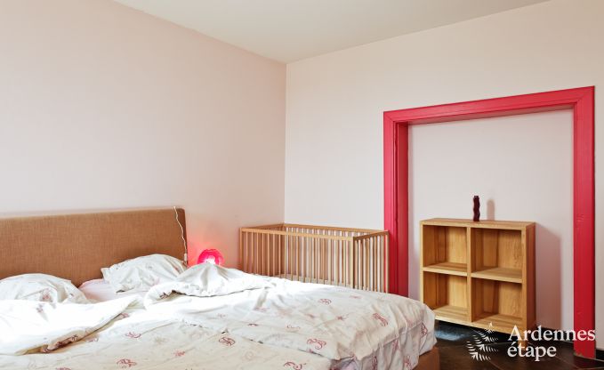 Ferienhaus in Durbuy: 32 Personen, 12 Schlafzimmer, privater Garten, Herz der belgischen Ardennen
