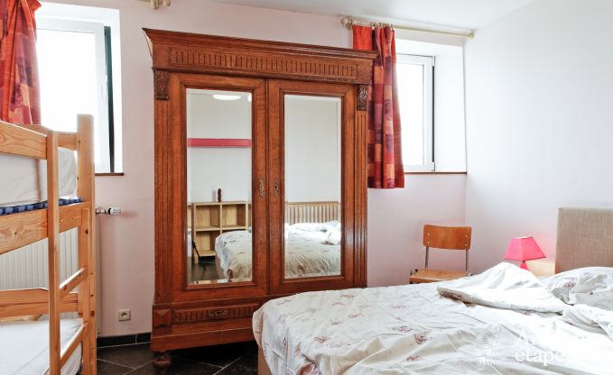 Ferienhaus in Durbuy: 32 Personen, 12 Schlafzimmer, privater Garten, Herz der belgischen Ardennen