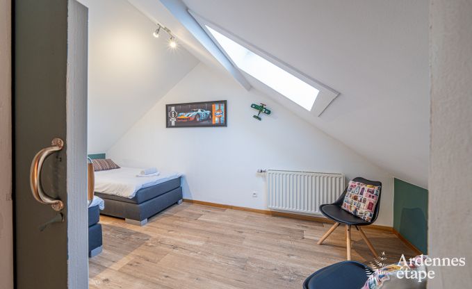 Chalet in Durbuy fr 12 Personen mit Jacuzzi, Sauna, Holzofen und Schwimmbad