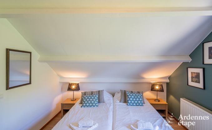 Chalet in Durbuy fr 12 Personen mit Jacuzzi, Sauna, Holzofen und Schwimmbad