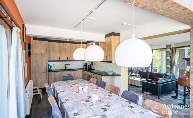 Chalet in Durbuy fr 12 Personen mit Jacuzzi, Sauna, Holzofen und Schwimmbad