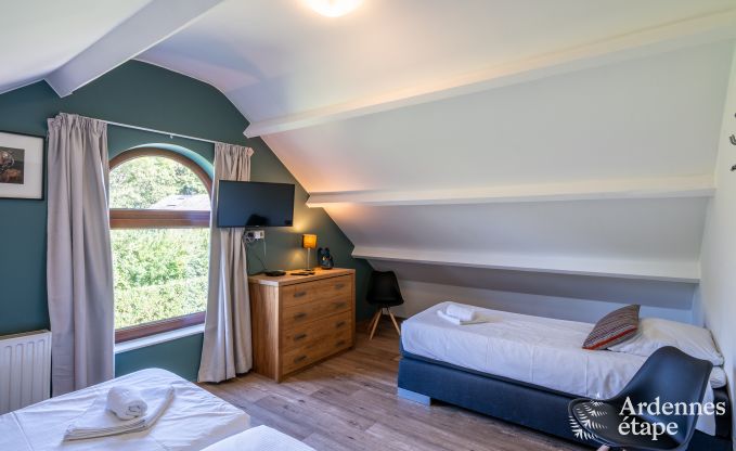 Chalet in Durbuy fr 12 Personen mit Jacuzzi, Sauna, Holzofen und Schwimmbad